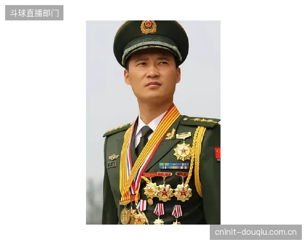 山东泰山后卫刘洋成防线中坚，抢断与拦截数据展现价值。